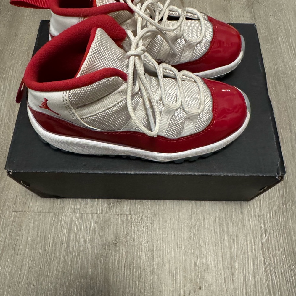 Jordan 11 Retro - Picture 3 of 6
